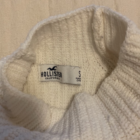 Cropped Sweater - Picture 2 of 6